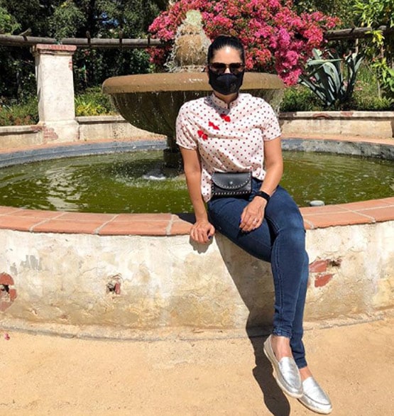 फैमिली संग आउटिंग पर निकलीं सनी लियोनी, बताया क्यों इस खास जगह पर आईं