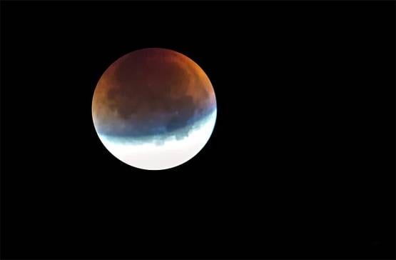 जानिए आज के चंद्र ग्रहण को क्यों कहा जा रहा 'Strawberry Moon'