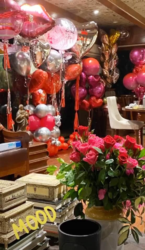 पैरेंट्स संग सोनम कपूर का बर्थडे सेलिब्रेशन, सास को कर रही थीं मिस