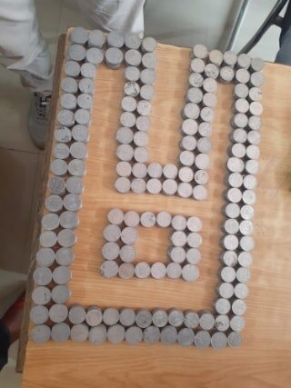 सरकारी दफ्तर में बाबुओं ने लगवाए चक्कर, युवक ने सिक्कों से किया पेमेंट