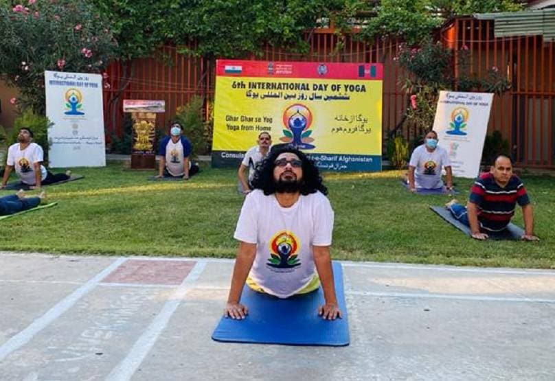 अफगानिस्तान में योग दिवस की धूम, इस भारतीय ने बनाया पॉपुलर