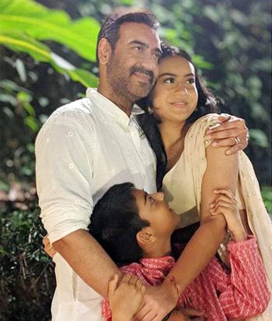 शाहरुख खान से ऋतिक रोशन तक, ये हैं बॉलीवुड इंडस्ट्री के कूल डैडी