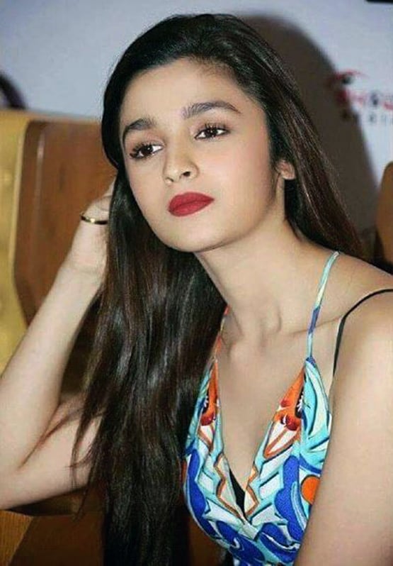 बॉलीवुड डेब्यू से पहले मिली पॉपुलैरिटी, मैगजीन कवर पर छाए स्टारकिड्स