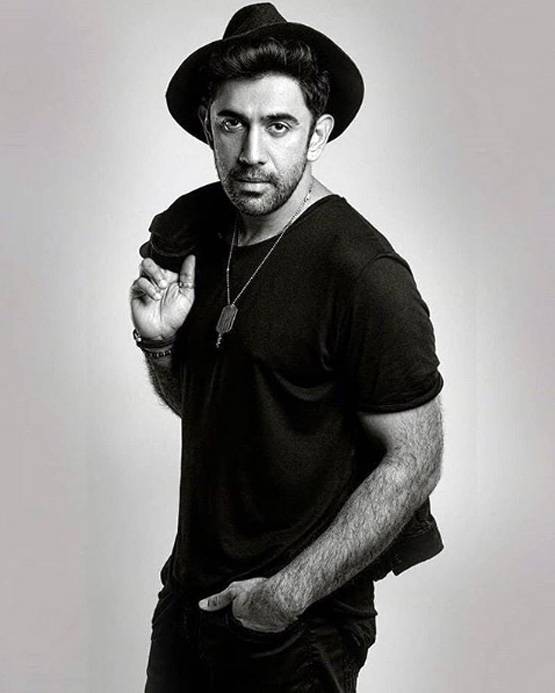 सलमान समेत कई बड़े स्टार्स संग काम, फिर भी करियर में बैकफुट पर ये एक्टर