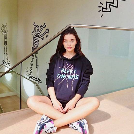 एमी जैकसन ने शेयर की क्यूट फोटोज, बेटे संग कर रहीं मस्ती