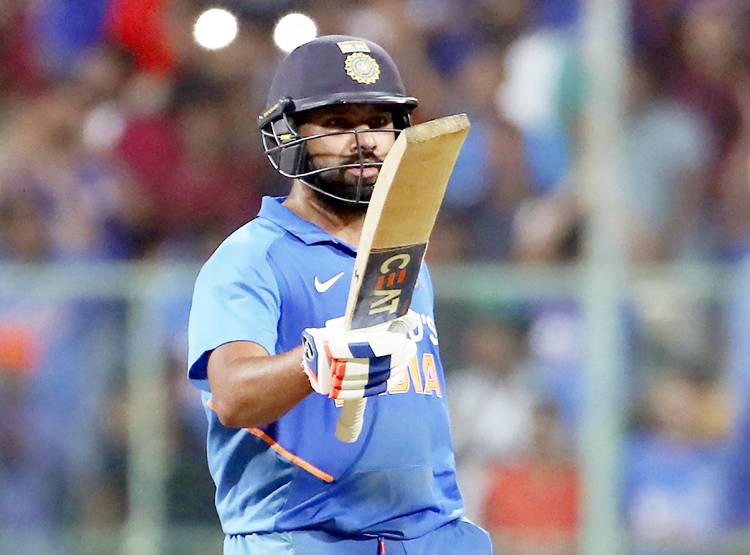 रोहित से पूछा- वनडे में 300 या टी-20 में 200 जड़ पाएंगे? मिला ये जवाब