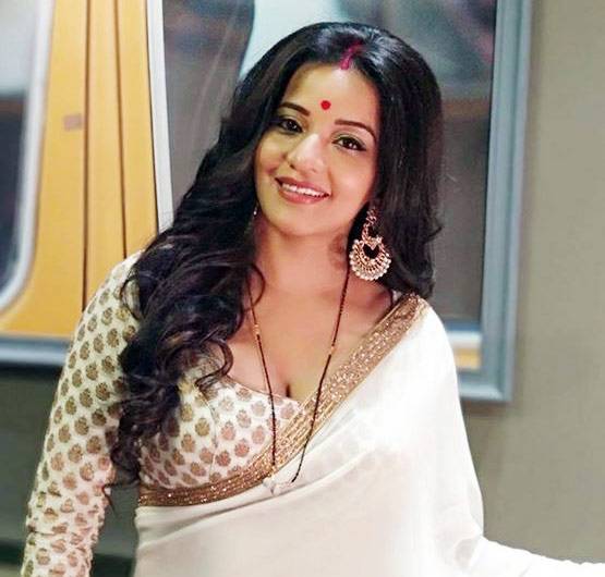 गणपति दर्शन की फोटो शेयर करने पर ट्रोल हुईं मोनालिसा, दिया करारा जवाब