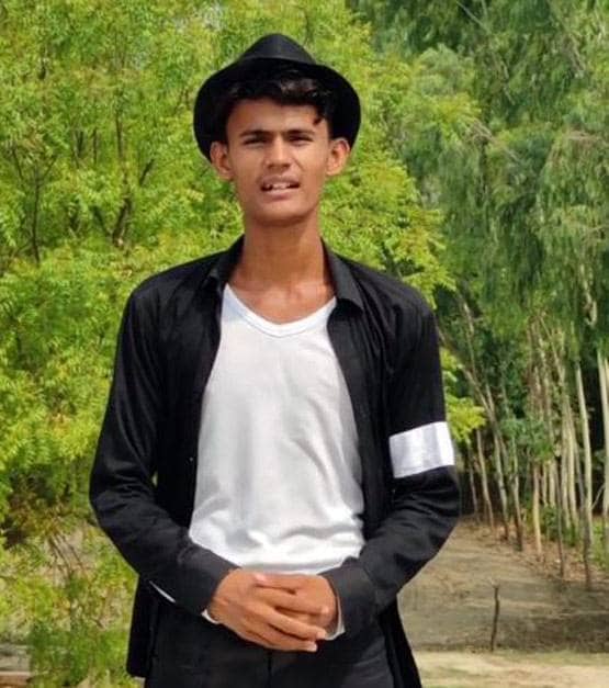 मजदूर का बेटा है 1 करोड़ जीतने वाले बाबा जैक्सन, अमिताभ-ऋतिक भी बने फैन