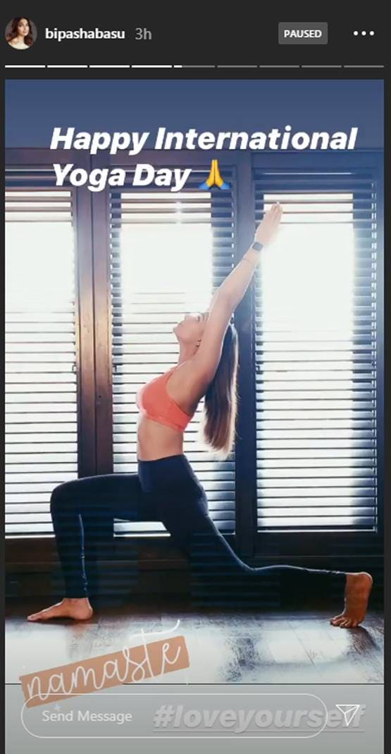 बॉलीवुड स्टार्स इस तरह मना रहे योग दिवस, फैमिली भी हुई शामिल