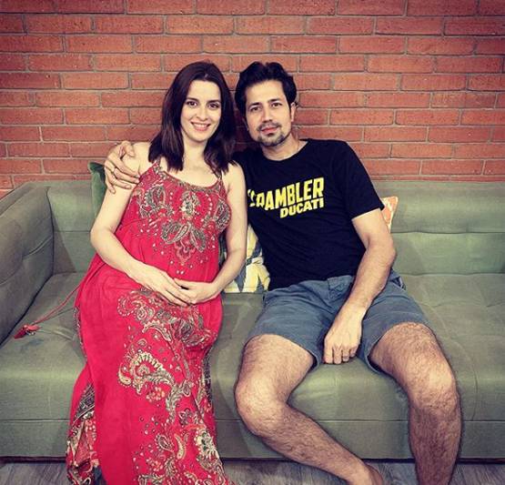 एकता कौल ने शेयर की बेटे की पहली तस्वीर, पति सुमित को बताया नं. 1 डैड