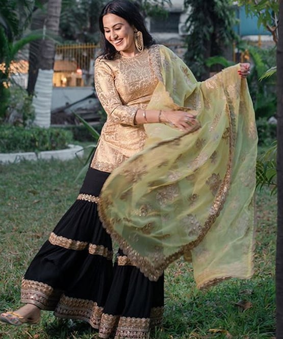 पति से दूर रहकर काम्या पंजाबी को सता रही याद, शेयर की रोमांटिक फोटो