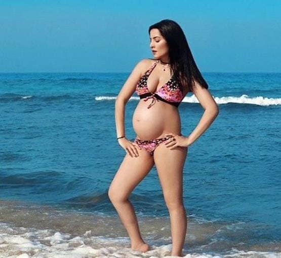 करीना से नेहा धूपिया तक, डिलीवरी से पहले वायरल हुईं इन एक्ट्रेसेज की फोटोज