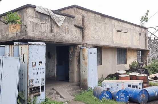 जोर से हिलने लगी बिजली विभाग में रखी कुर्सी, कर्मचारियों ने बताया भूत