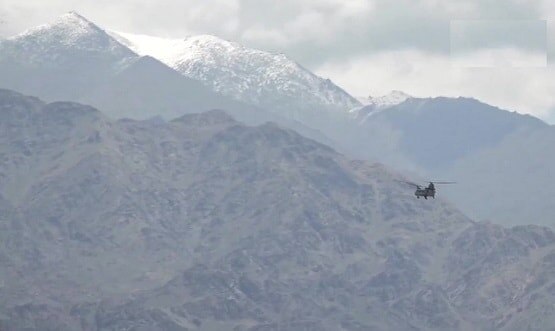 चिनूक-सुखोई ने चीन को दिखाई ताकत, LAC के पास आर्मी का युद्धाभ्यास