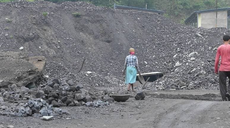 बालाघाट:कोरोना के नाम पर चीनी कंपनी ने भारतीय मजदूरों को काम से निकाला