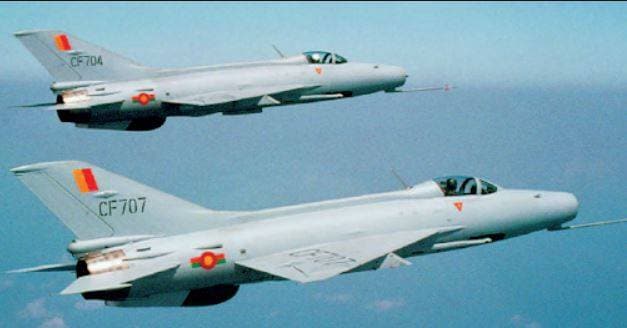 लद्दाख में सीमा पर मंडराने वाले चीनी फाइटर जेट J-7,J-17 कितने खतरनाक?