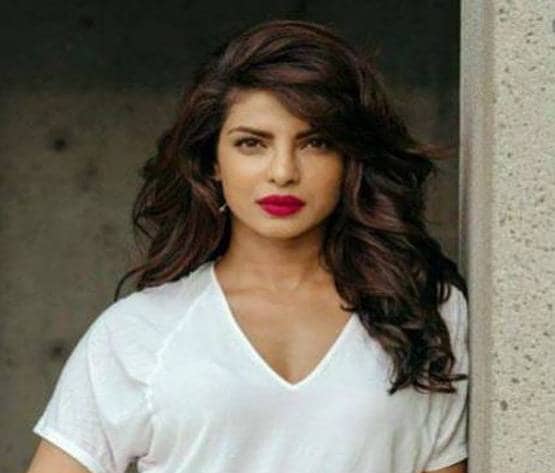 फिल्मों में ही नहीं, यूट्यूब पर भी पॉपुलर हैं बॉलीवुड के ये सितारे