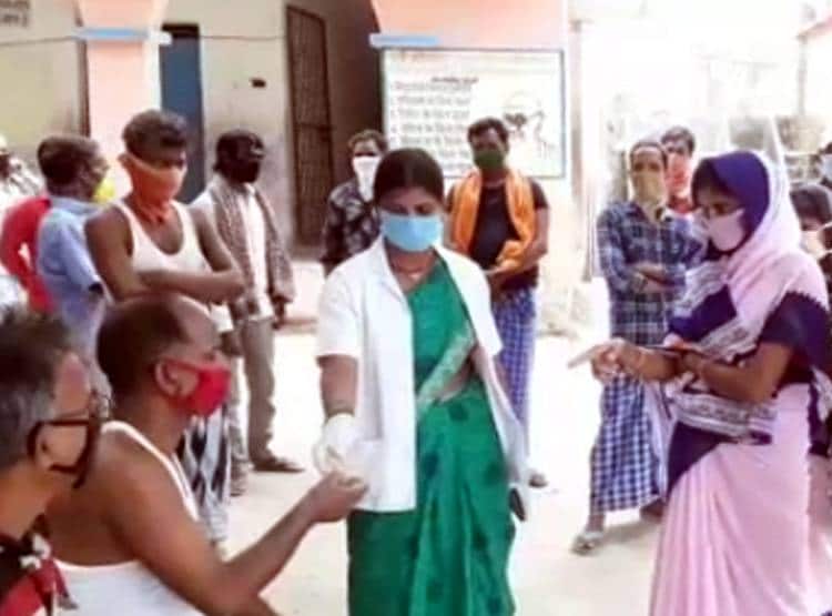 क्वारनटीन सेंटर में बांटे जा रहे कंडोम और गर्भ निरोधक गोलियां