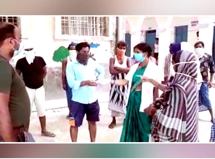 क्वारनटीन सेंटर में बांटे जा रहे कंडोम और गर्भ निरोधक गोलियां