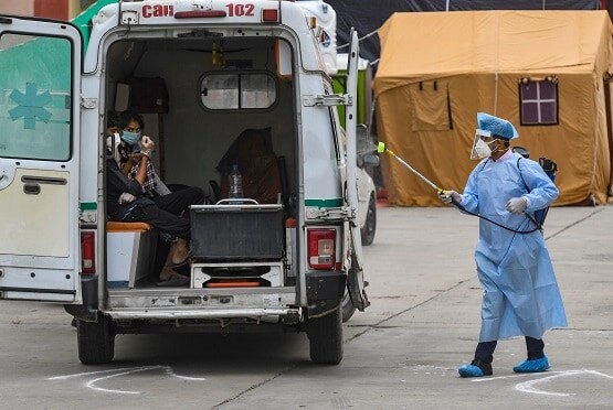 दिल्ली-NCR में कुल कोरोना केस चीन के आंकड़े के करीब पहुंचे, 167 देशों से ऊपर