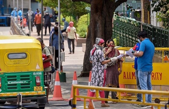 दिल्ली-NCR में कुल कोरोना केस चीन के आंकड़े के करीब पहुंचे, 167 देशों से ऊपर