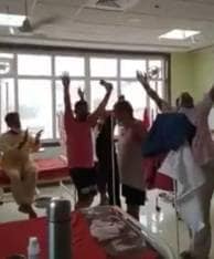 कोरोना वार्ड से डिस्चार्ज हुए मरीज, सपना चौधरी के गाने पर लगाए ठुमके