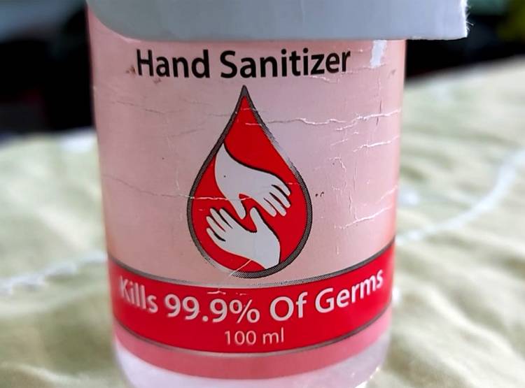 सैनिटाइजर के खिलाफ जारी हुआ फतवा, बताया इस्लाम के खिलाफ