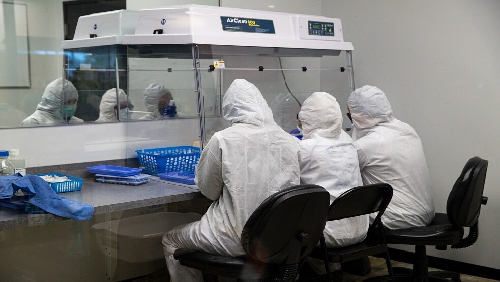  देश में कोरोना के 1,41,842 एक्टिव केस, 8,498 लोग गंवा चुके हैं जान