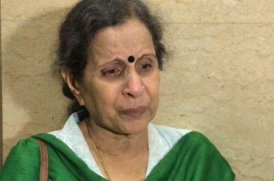 सुशांत को यादकर रो पड़ीं उनकी ऑनस्क्रीन मां, कहा- सब मिला, फिर सुसाइड क्यों