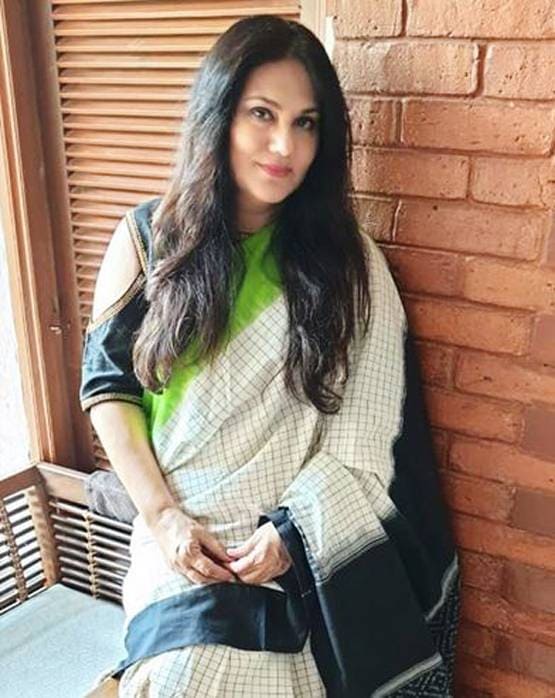 फिल्मी है रामायण की सीता की रियल लव स्टोरी, बताया हनीमून पर कहां गए थे