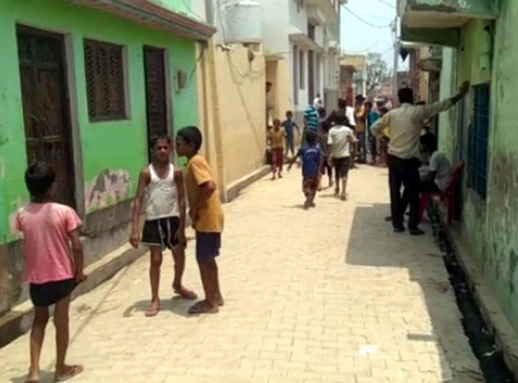 कार का दरवाजा लॉक कर अंदर बैठे 4 मासूम, दम घुटने से दो की मौत