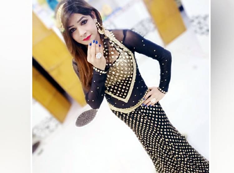 मेल स्टेज डांसर से दीपक का ऊबा मन तो कराया जेंडर चेंज, अब बना 'दीपिका'