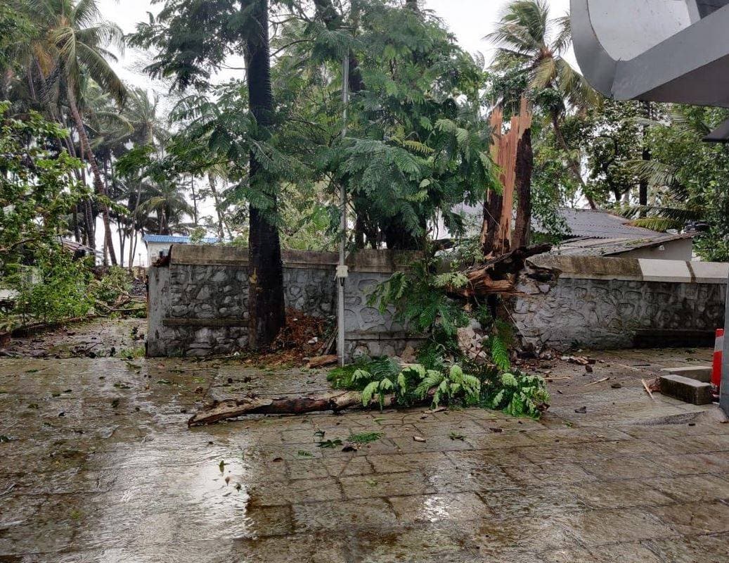 Photos: निसर्ग तूफान ने मुंबई में दिखाया रौद्र रूप, पानी-पानी हुई मायानगरी