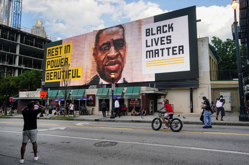 एक और अश्वेत को पुलिस ने मारी गोली, अमेरिका में भारी हिंसक प्रदर्शन