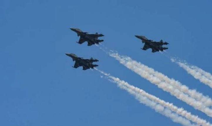 लद्दाख: LAC पर चीनी फाइटर जेट की हरकत तेज, सेना को कार्रवाई की छूट