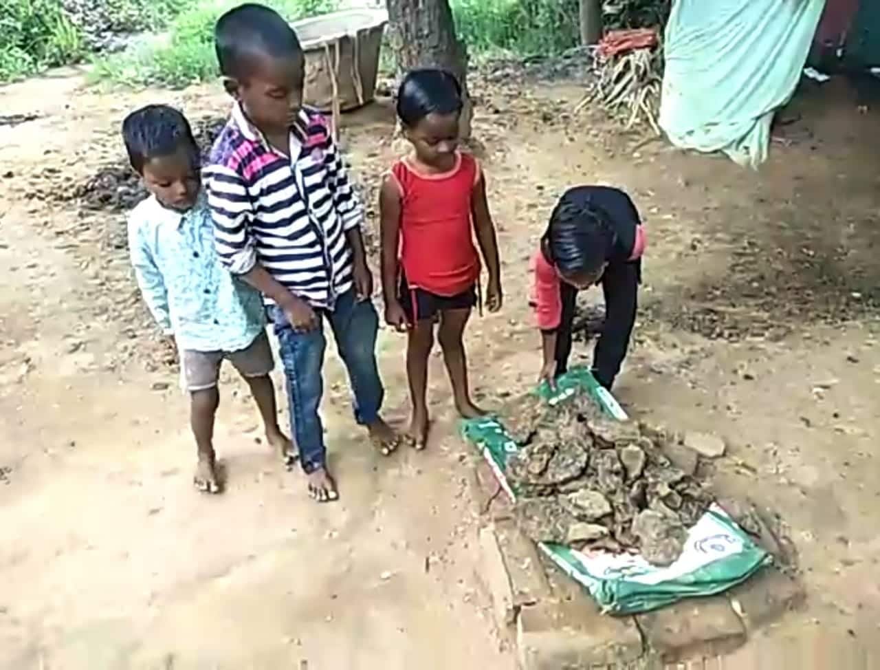 पहले मां लापता अब पिता ने छोड़ा साथ, चार मासूमों पर टूटा कहर