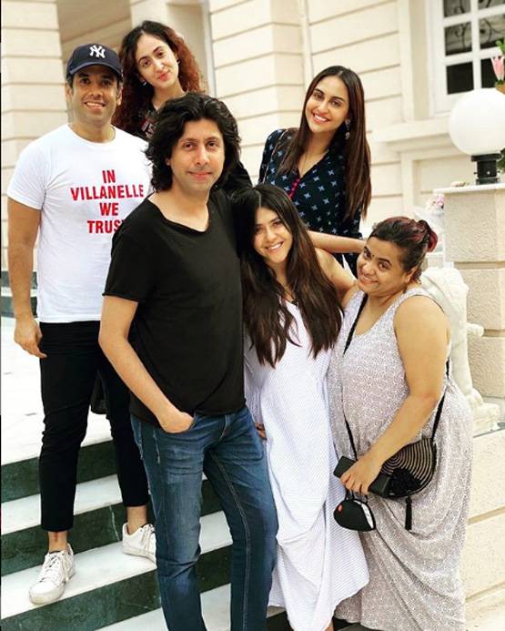 अनलॉक के बीच भगवान का आशीर्वाद लेने मंदिर पहुंची एकता कपूर, Photos