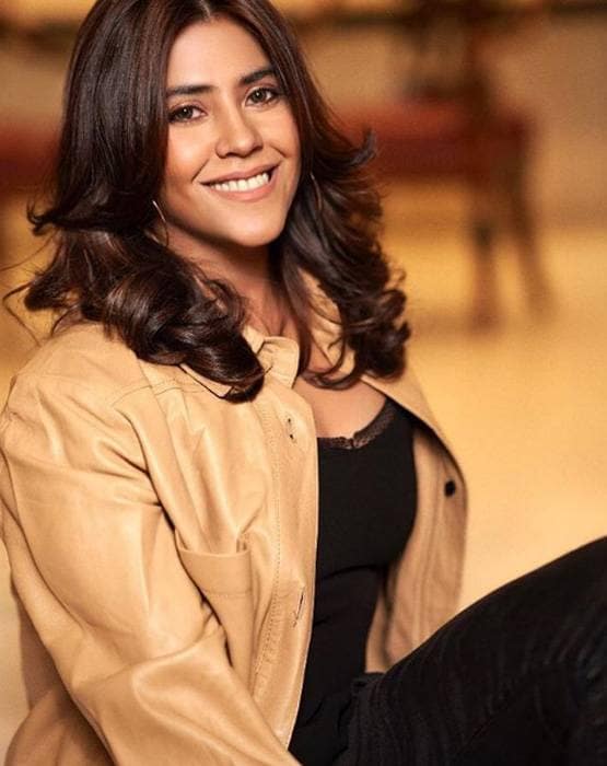 अनलॉक के बीच भगवान का आशीर्वाद लेने मंदिर पहुंची एकता कपूर, Photos