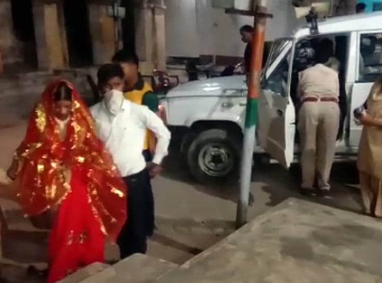 शादी से मुकरा प्रेमी तो प्रेमिका ने पुलिस से पकड़वाकर थाने में लिए सात फेरे