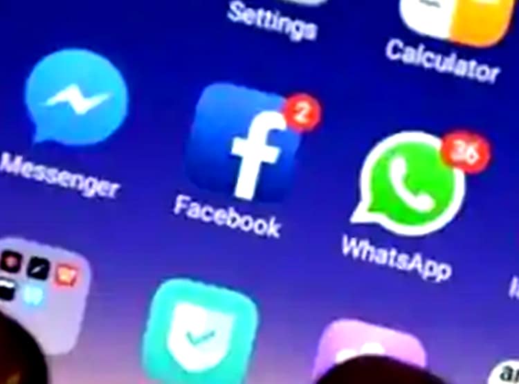 FB लाइव के बाद पत्नी को गोली मारी, किया सुसाइड, भाई ने भी दी जान