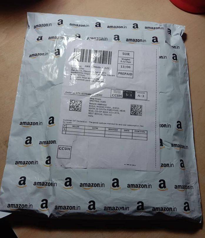 ऑनलाइन आर्डर किया कम्युनिस्ट मेनिफेस्टो, घर पहुंची भगवद गीता