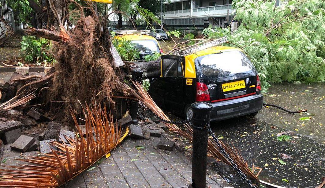 Photos: निसर्ग तूफान ने मुंबई में दिखाया रौद्र रूप, पानी-पानी हुई मायानगरी