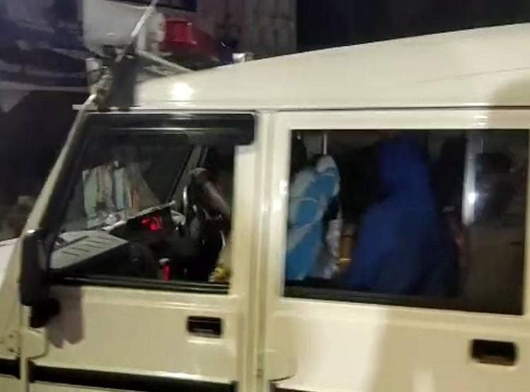 लॉकडाउन में फर्जी आधार कार्ड से बने पति-पत्नी, चलाते थे सेक्स रैकेट