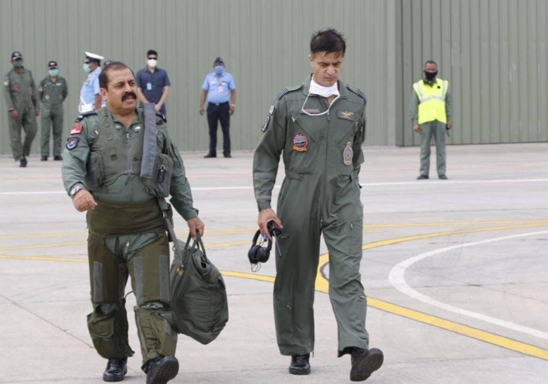 लद्दाख: LAC पर चीनी फाइटर जेट की हरकत तेज, सेना को कार्रवाई की छूट