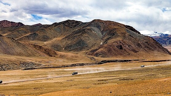 Daulat Beg Oldi: चीन को क्यों चुभ रही है दुनिया की सबसे ऊंची हवाई पट्टी