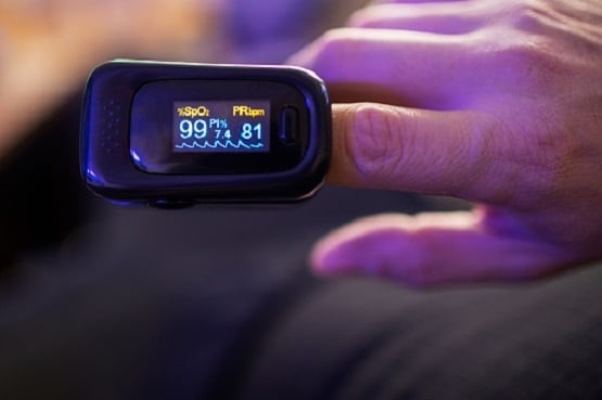 क्या है पल्स ऑक्सीमीटर? कोरोना से जंग में कैसे आएगा लोगों के काम