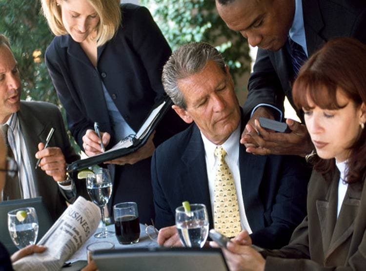 इस देश के रईसों की संपत्ति संभालिए और पाएं 3 करोड़ सालाना की सैलरी