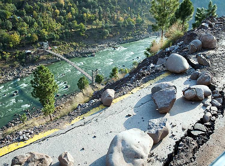 बार-बार भूकंप दिल्ली-NCR में बड़े खतरे का संकेत? क्या कहते हैं एक्सपर्ट