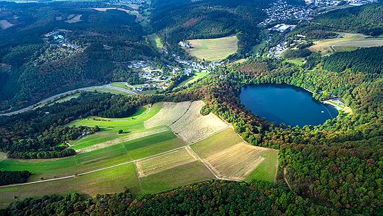 यूरोप के इन 3 शहरों के नीचे गर्म हो रही जमीन, धधक रहा ज्वालामुखी