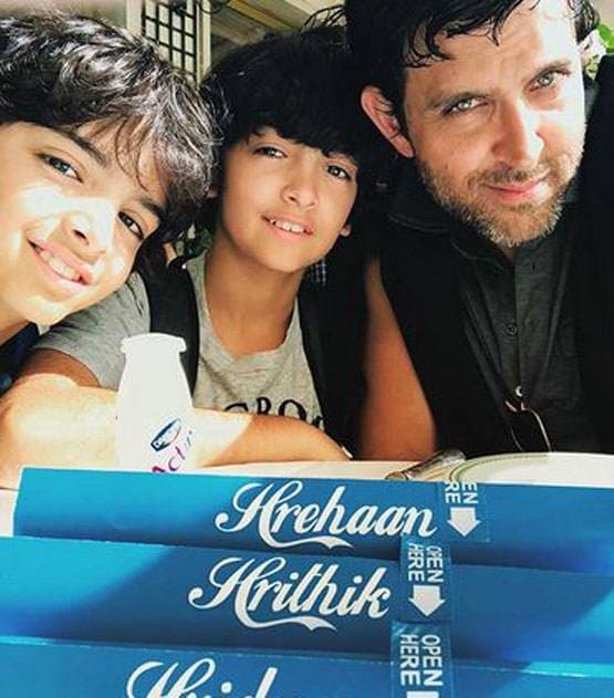 शाहरुख खान से ऋतिक रोशन तक, ये हैं बॉलीवुड इंडस्ट्री के कूल डैडी